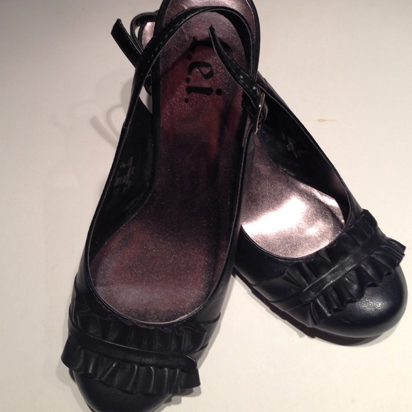 Black closed toe pumps