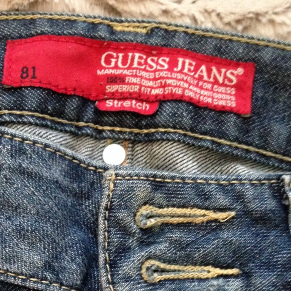 Guess knee length capris - Picture 2 of 4