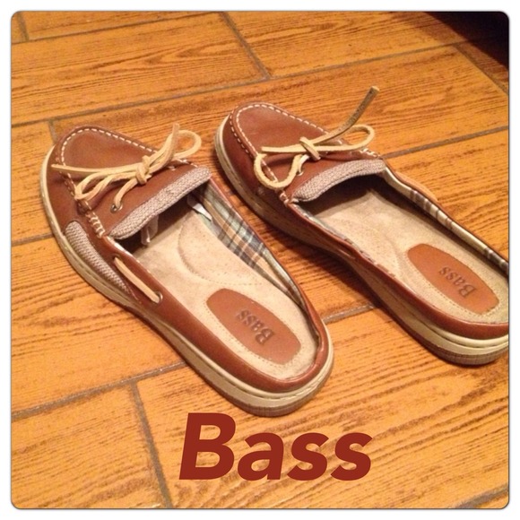 Bass Shoes - Reserved for @missmartinozzi Bass sperry  shoes 9m