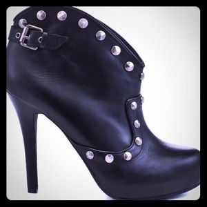 💚BCBGeneration 'Flossy' booties