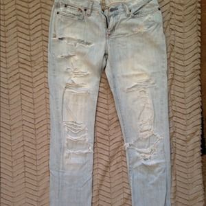 Abercrombie &Fitch ripped jeans