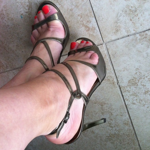 🎉HP🎊Authentic Jimmy Choo Metallic Heels - Picture 3 of 4