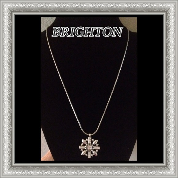 🔴HOLD for msstubby🔴 Silver Snowflake Necklace
