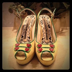 Unique yellow  Harajuku lovers peeptoe sandals