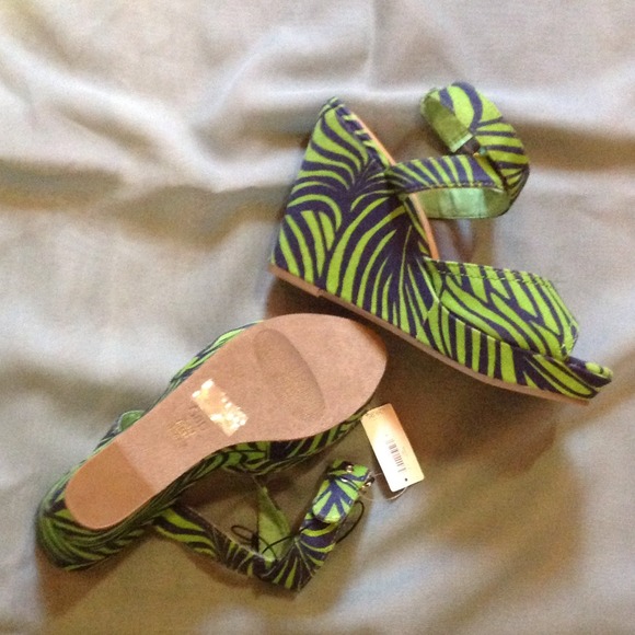 πGap Fern Print Wedge - Picture 3 of 4