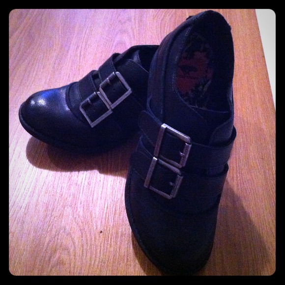 Black oxfords w/buckles