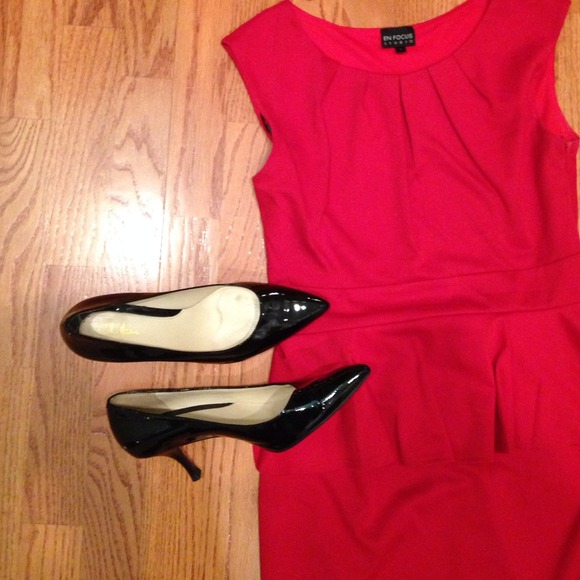 *REDUCED* Cole Haan Black Patent Leather Pumps - Picture 1 of 3