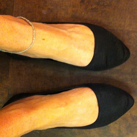 🚫SOLD🚫Pointy black flats - Picture 3 of 4