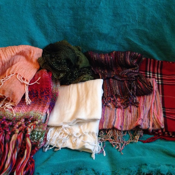 Scarf party!! - Picture 1 of 3