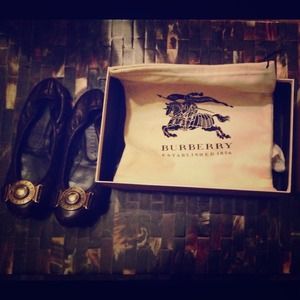 Burberry flats
