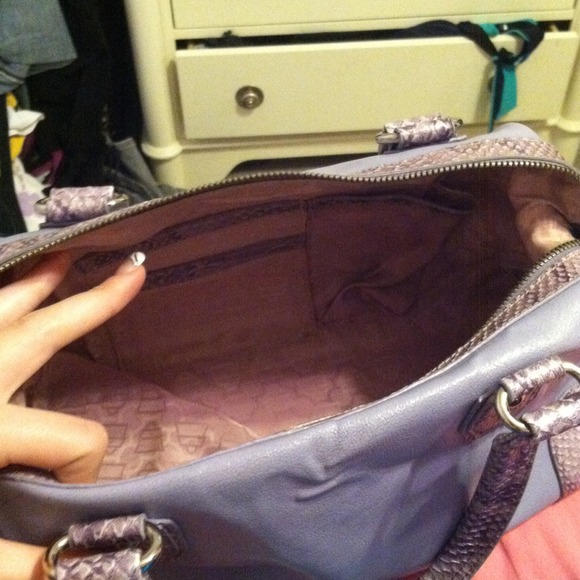 Kathy Van Zeeland snakeskin floral handbag - Picture 5 of 5