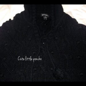 💚 Macys INC black cable knit poncho