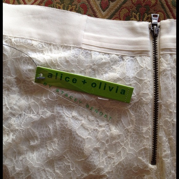{Alice + Olivia} White Lace Hi-Low Skirt - Picture 2 of 3
