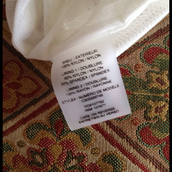 {Alice + Olivia} White Lace Hi-Low Skirt - Picture 3 of 3