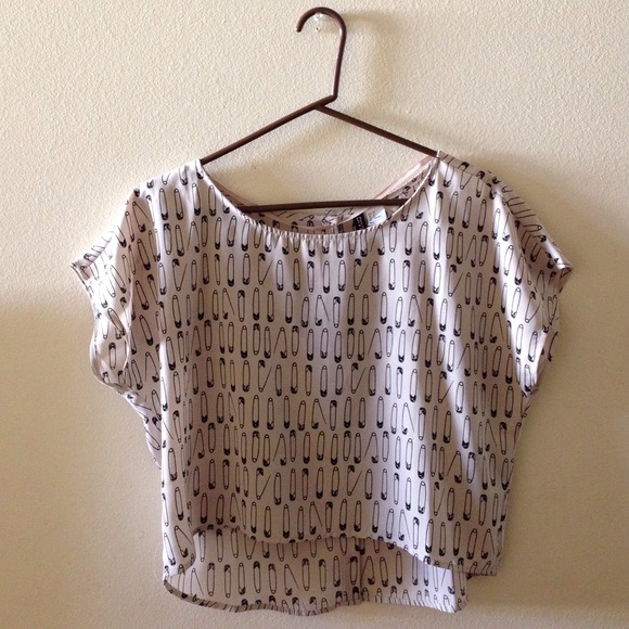 H&M Printed Graphic Pins Blouse Top Tee