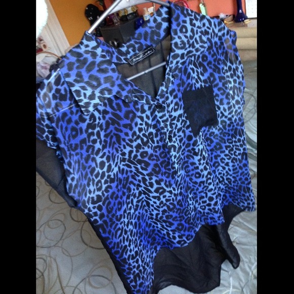 High-Low Button down - Picture 1 of 4