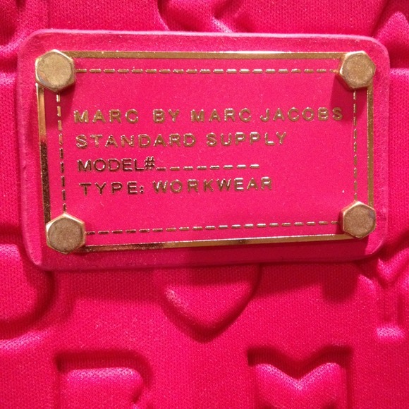 Authentic marc jacobs iPad case - Picture 2 of 4