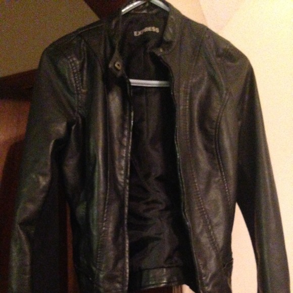 🎉❤️Black Winter '12 Express leather jacket🎀👑