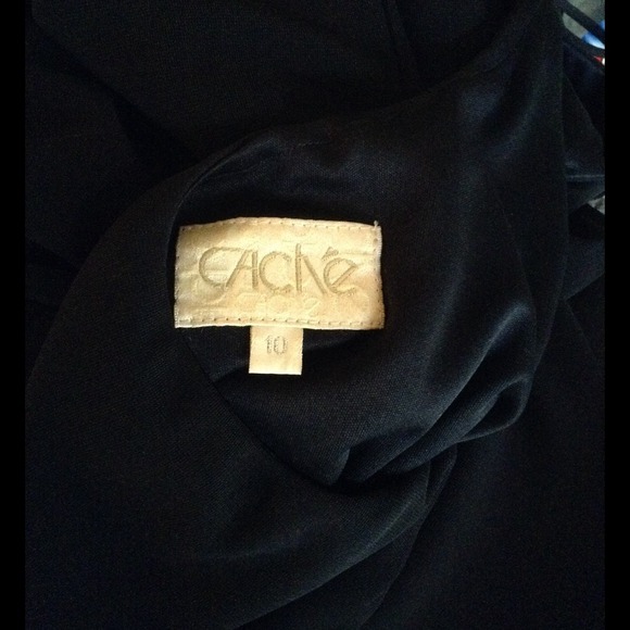 πSold Bundle Cache' Black Maxi dress 10π - Picture 4 of 4