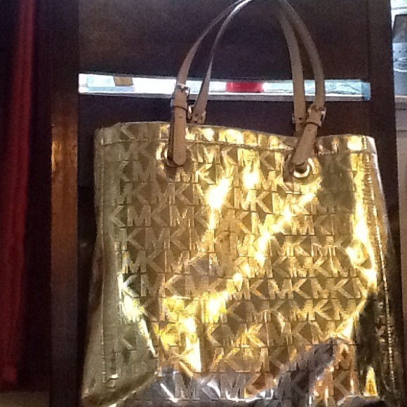 Micheal Kors Handbag - Picture 2 of 4