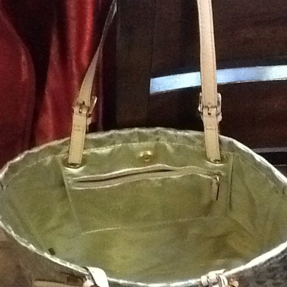 Micheal Kors Handbag - Picture 4 of 4