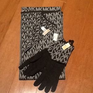 Michael Kors gloves & scarf set