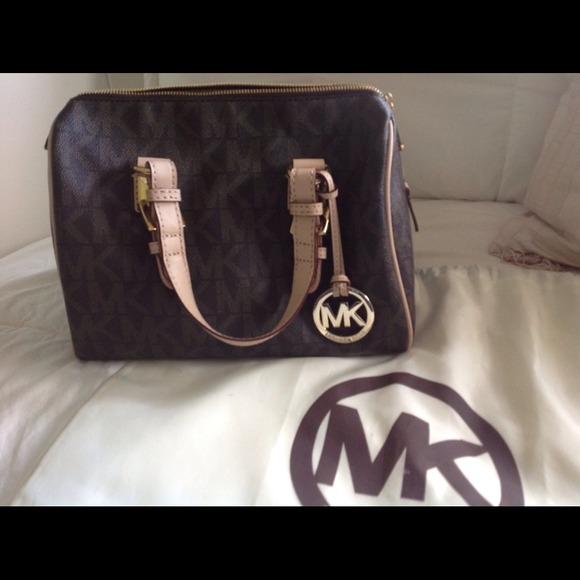 Michael Kors bag- ONE DAy SALE!!!!!👜👜👜