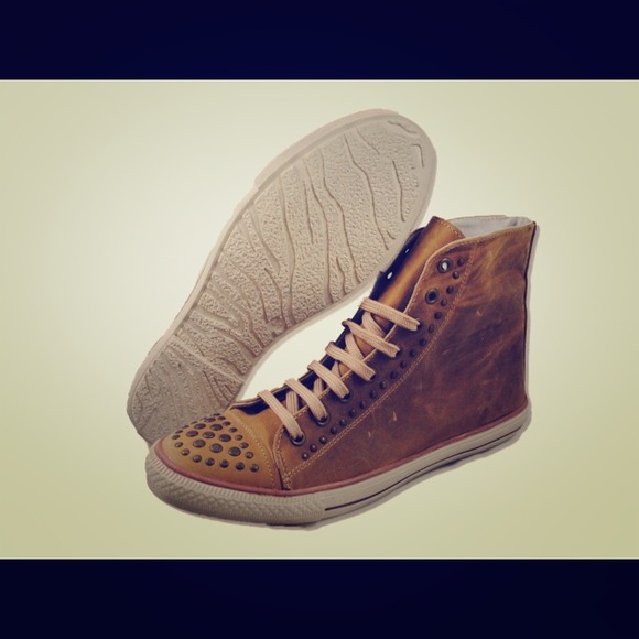 NEW! Steve Madden Cognac Leather sneaker sz 10