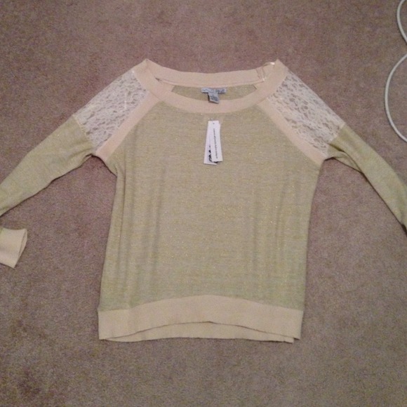Gold and lace sweater - Picture 3 of 4