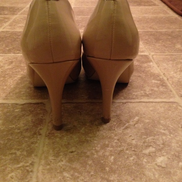 Madden girl cute nude heels!!! - Picture 3 of 4