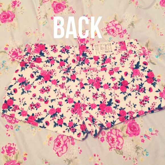 Cute floral shorts - Picture 3 of 3
