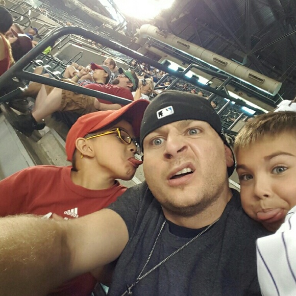 MEET YOUR SELLER//BUYER - Picture 3 of 4