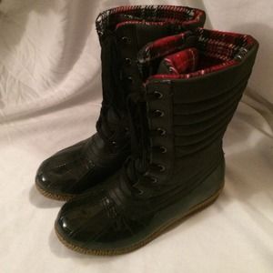 Size 6M Merona Rainboots