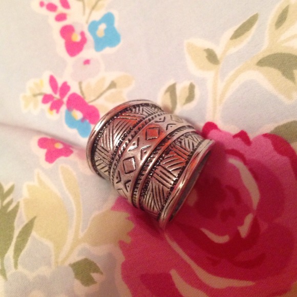 Urban outfitters Aztec ring - Picture 2 of 3