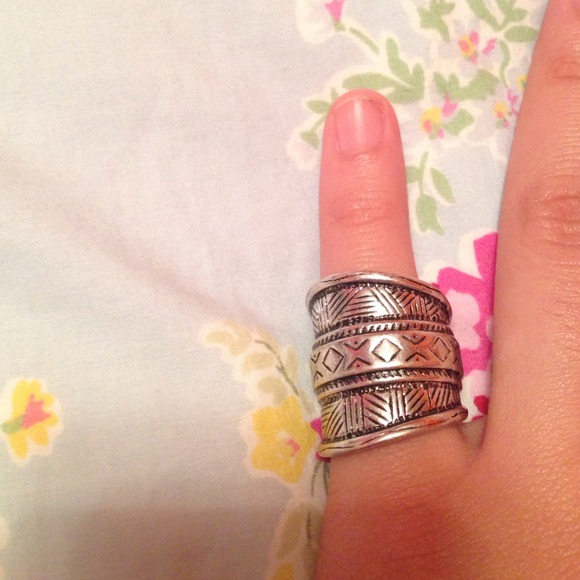 Urban outfitters Aztec ring - Picture 3 of 3