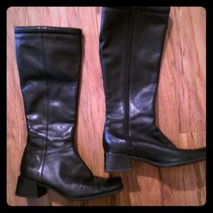 Size 6 Enzo Angiolini boots.