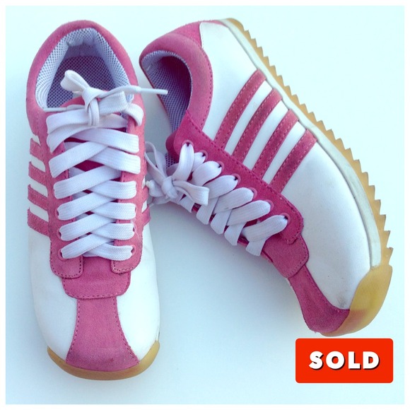 🆓👠BOGO FREE BUNDLE white and pink sneakers...