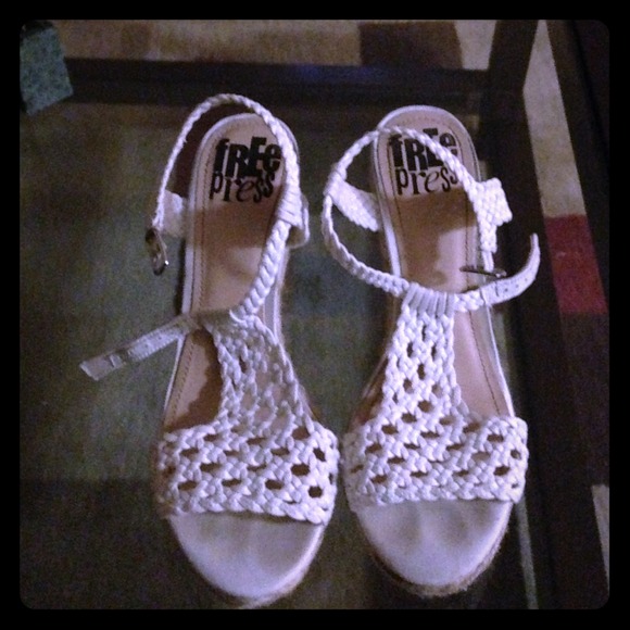 Nordstroms Free Press White Wedges