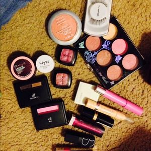 Makeup bundle