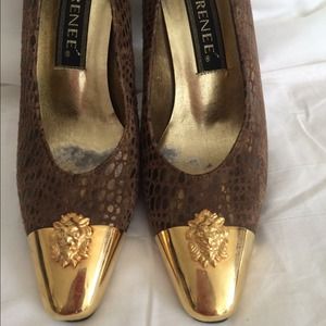 🎁SOLD on EBay 🎁J. Renee regal formal heels sze 6