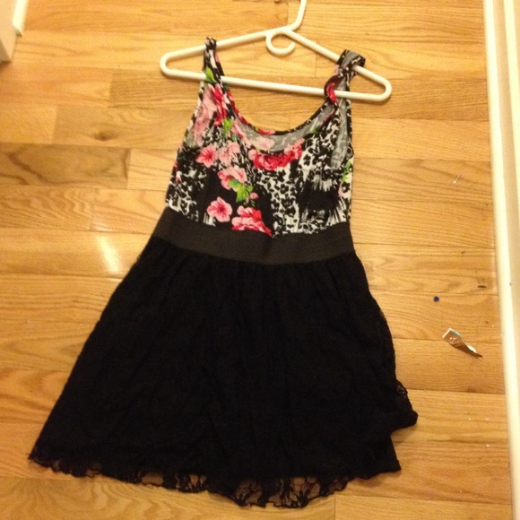 Zahra flower print dress!