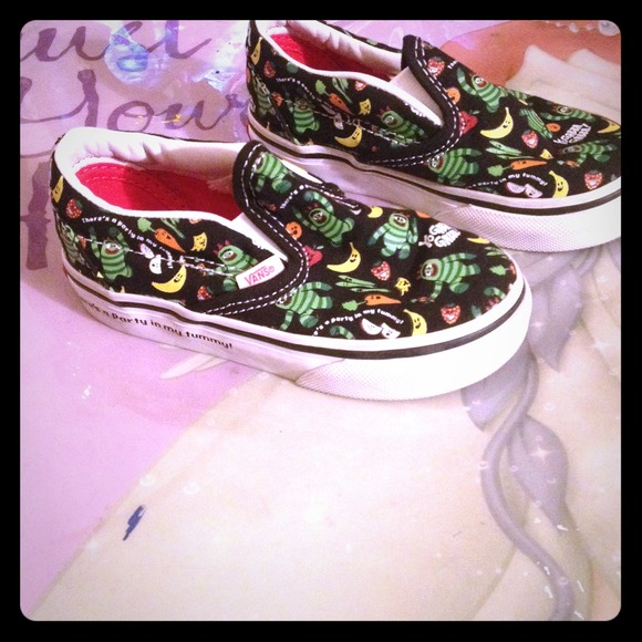🚫SOLD in bundle🚫Toddler Yo Gabba Gabba Vans