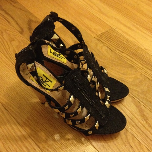 FRH strap shoes with studs!!