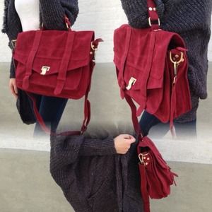 Bags - 🎉Host Pick🎉Vintage suede messenger bag Bags - 🎉Host Pick🎉Vintage suede messenger bag
