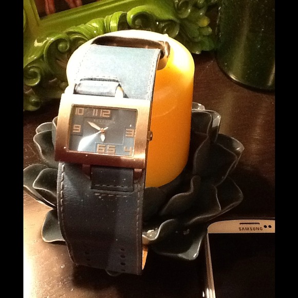 Unique Kenneth Cole Watch