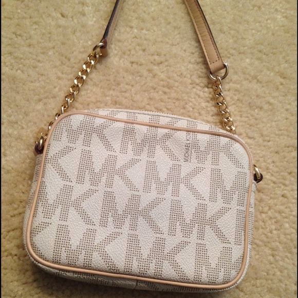 Authentic Michael kors crossbody bag - Picture 3 of 4
