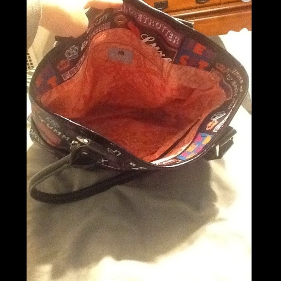 Limited edition Kathy Van Zeeland Purse - Picture 3 of 3