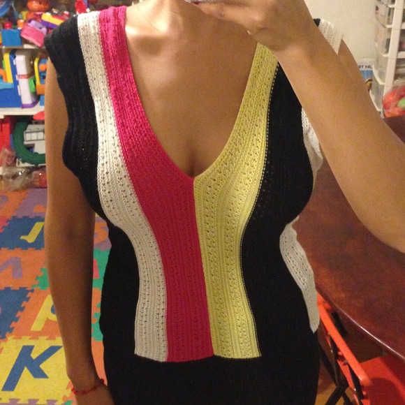 Multi colored knitted top