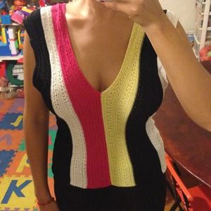 Multi colored knitted top