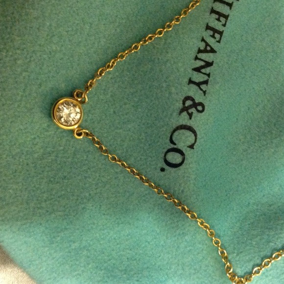 ⛔SOLD⛔ Authentic Tiffany & co 18k diamond 💋⛔SOLD - Picture 4 of 4